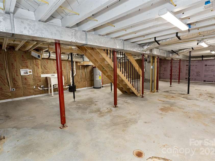 2396 Hwy 9 Highway, Black Mountain, NC 28711.  MLS# CAR4280059, YatesRealty ID 26052. 