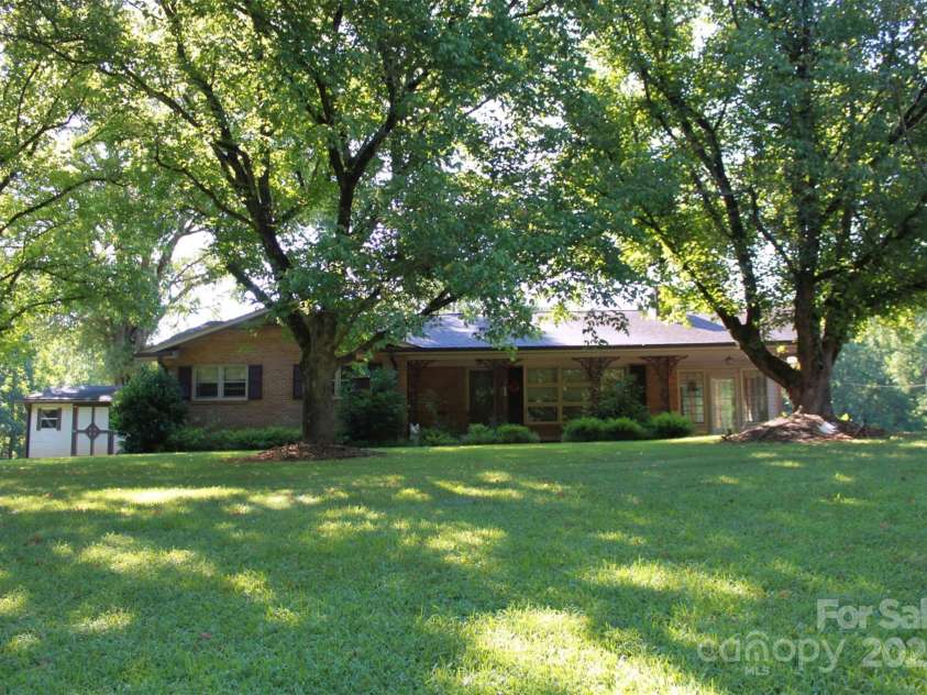 796 Hollis Road, Ellenboro, NC 28040.  MLS# CAR4281083, YatesRealty ID 26053. 