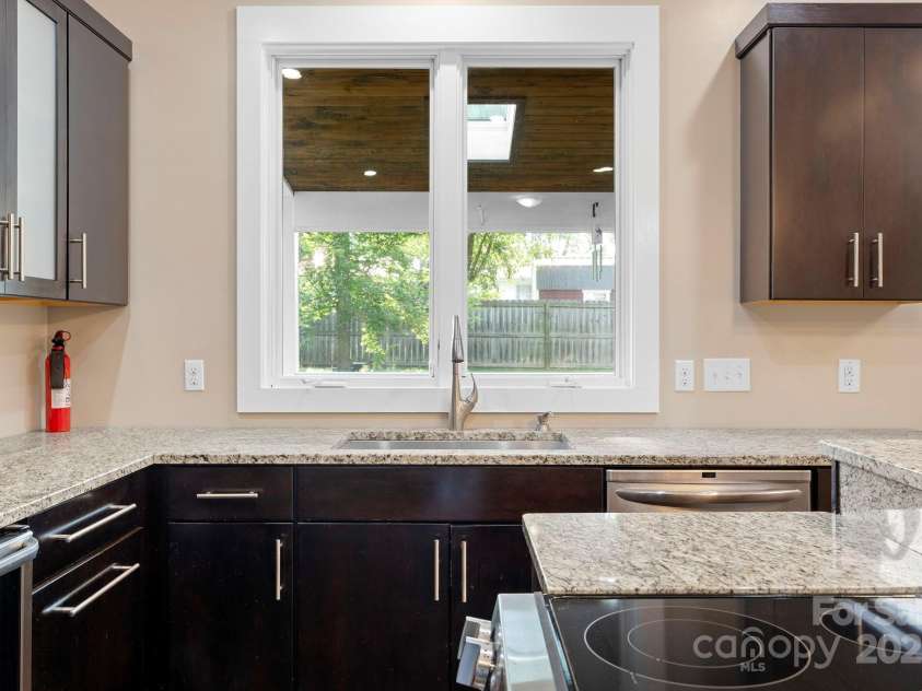 130 Eastwood Avenue, Swannanoa, NC 28778.  MLS# CAR4266957, YatesRealty ID 26054. 