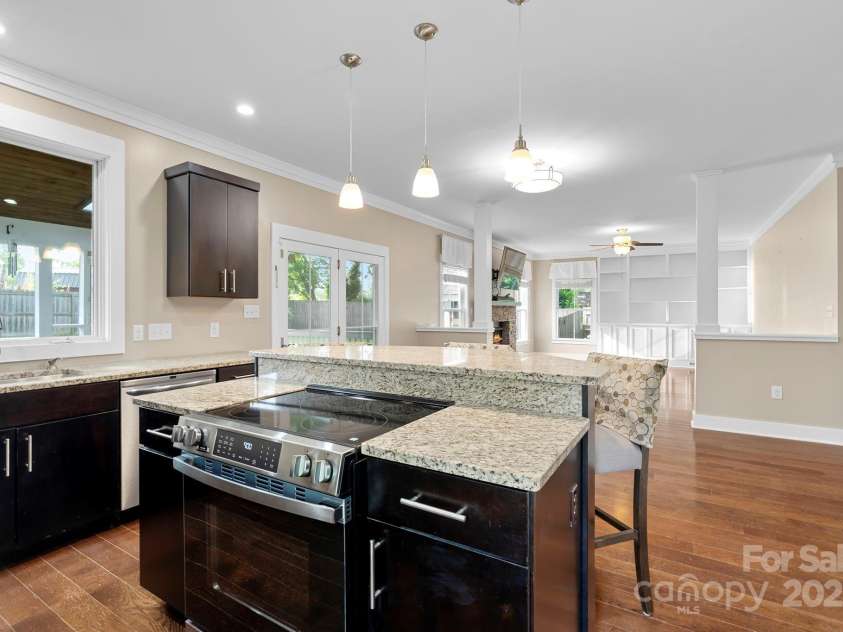 130 Eastwood Avenue, Swannanoa, NC 28778.  MLS# CAR4266957, YatesRealty ID 26054. 