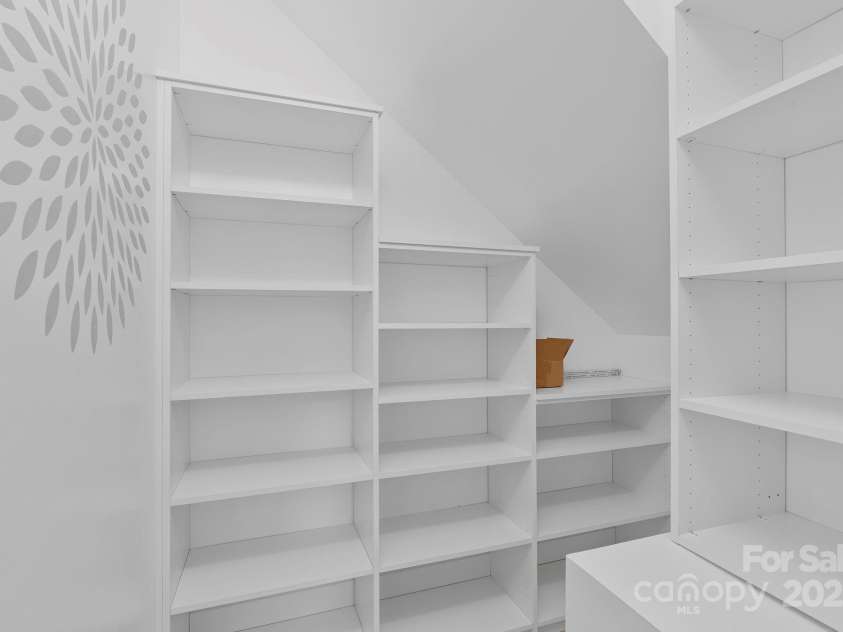 130 Eastwood Avenue, Swannanoa, NC 28778.  MLS# CAR4266957, YatesRealty ID 26054. 