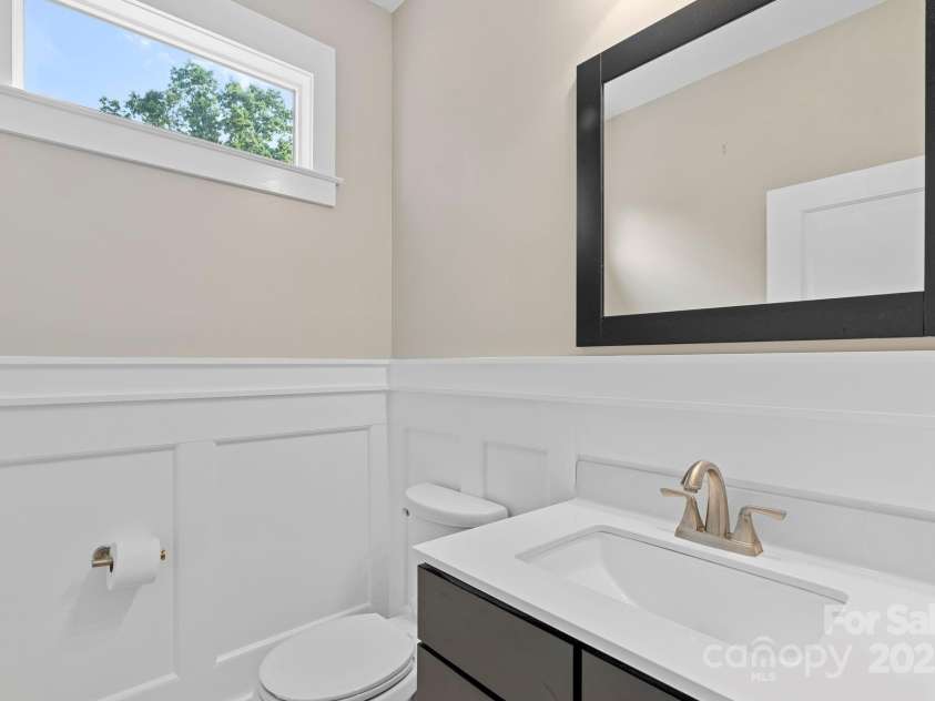 130 Eastwood Avenue, Swannanoa, NC 28778.  MLS# CAR4266957, YatesRealty ID 26054. 