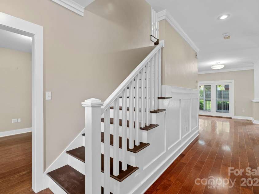 130 Eastwood Avenue, Swannanoa, NC 28778.  MLS# CAR4266957, YatesRealty ID 26054. 