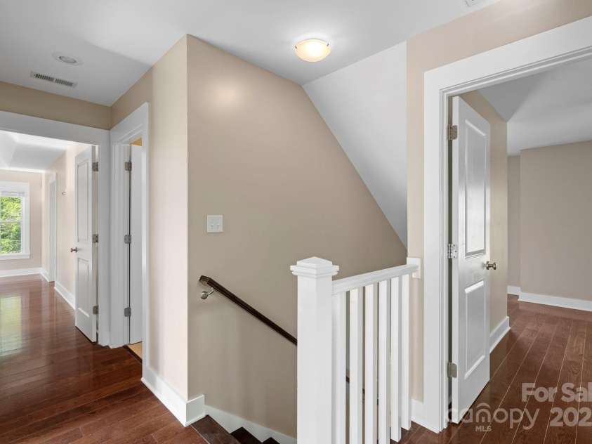 130 Eastwood Avenue, Swannanoa, NC 28778.  MLS# CAR4266957, YatesRealty ID 26054. 