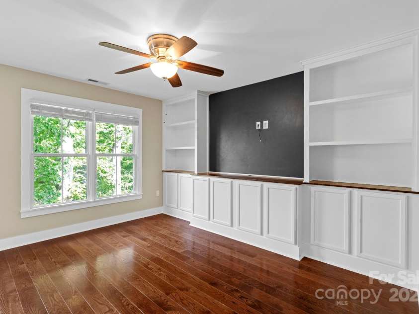 130 Eastwood Avenue, Swannanoa, NC 28778.  MLS# CAR4266957, YatesRealty ID 26054. 