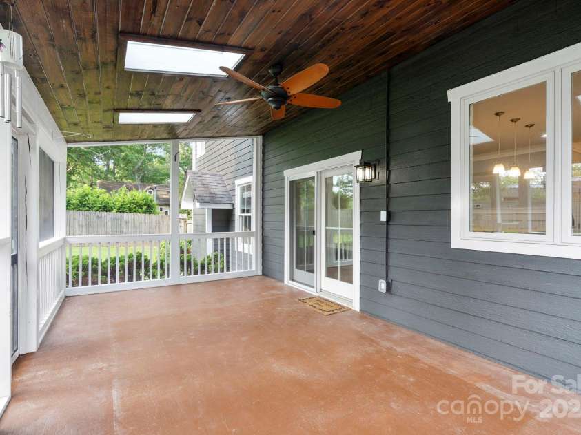 130 Eastwood Avenue, Swannanoa, NC 28778.  MLS# CAR4266957, YatesRealty ID 26054. 