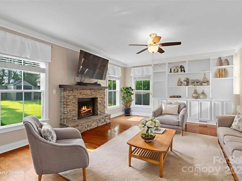 130 Eastwood Avenue, Swannanoa, NC 28778.  MLS# CAR4266957, YatesRealty ID 26054. Virtually Staged