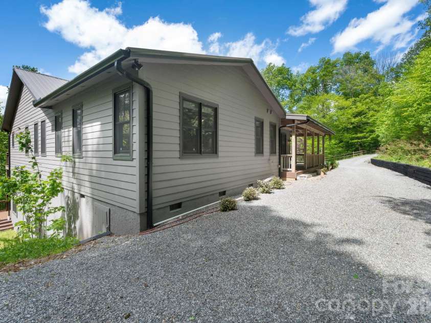 592 Susanna Cove Road, Mars Hill, NC 28754.  MLS# CAR4383559, YatesRealty ID 26055. 