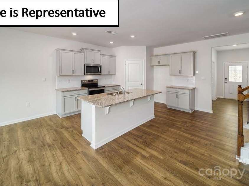 8055 Kennesaw Drive, Gastonia, NC 28056.  MLS# CAR4278497, YatesRealty ID 26055. 