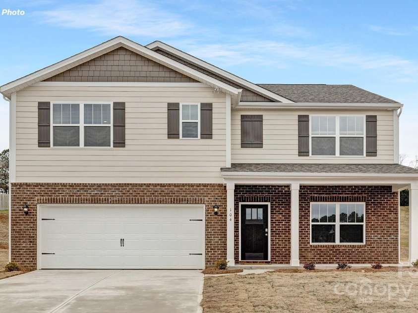 8055 Kennesaw Drive, Gastonia, NC 28056.  MLS# CAR4278497, YatesRealty ID 26055. 