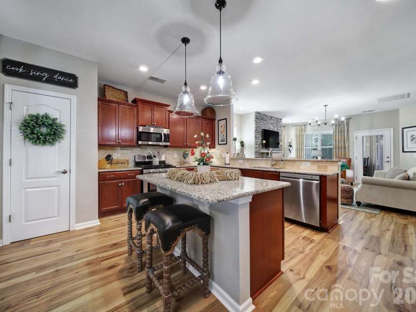 2146 Winhall Road, Fort Mill, SC 29715.  MLS# CAR4382078, YatesRealty ID 26056. 