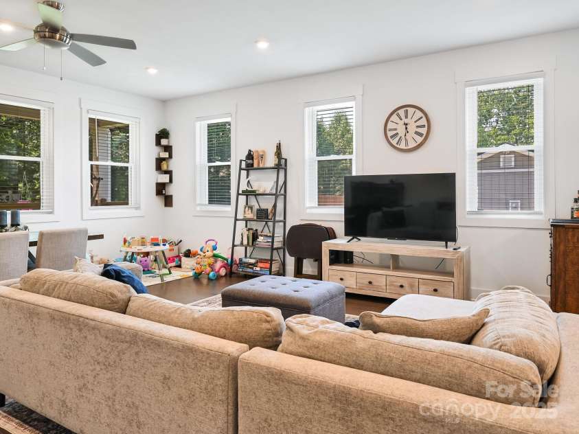 24 Gudger Road, Asheville, NC 28806.  MLS# CAR4271399, YatesRealty ID 26056. 