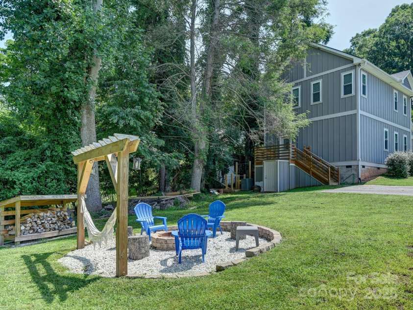 24 Gudger Road, Asheville, NC 28806.  MLS# CAR4271399, YatesRealty ID 26056. 