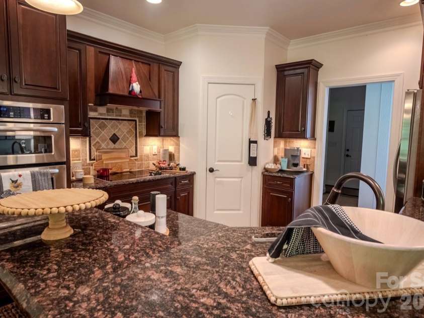 4015 Foxes Trail, Cramerton, NC 28032.  MLS# CAR4385997, YatesRealty ID 26057. 