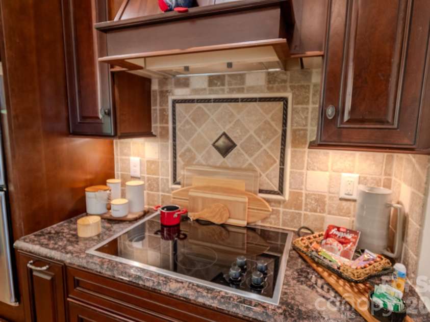 4015 Foxes Trail, Cramerton, NC 28032.  MLS# CAR4385997, YatesRealty ID 26057. 