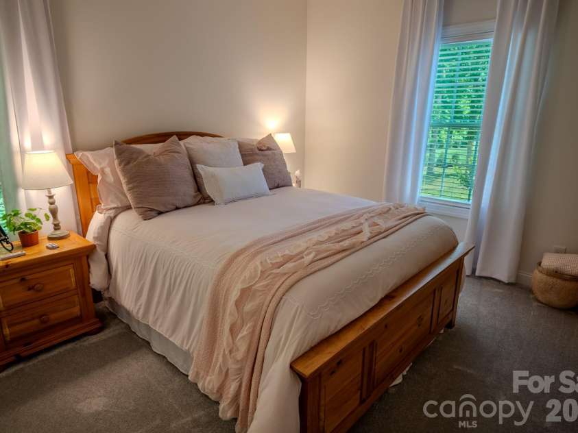 4015 Foxes Trail, Cramerton, NC 28032.  MLS# CAR4385997, YatesRealty ID 26057. 