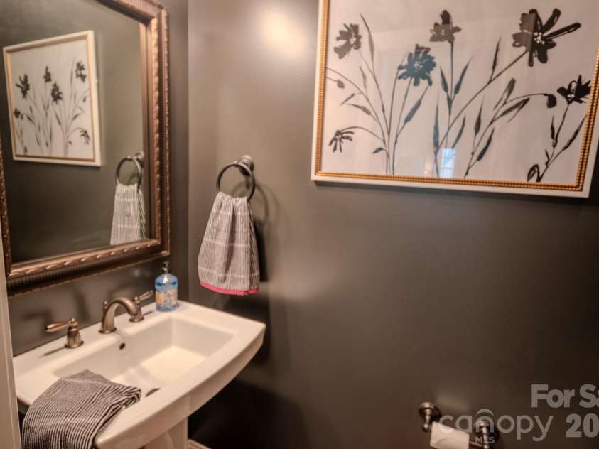 4015 Foxes Trail, Cramerton, NC 28032.  MLS# CAR4385997, YatesRealty ID 26057. 
