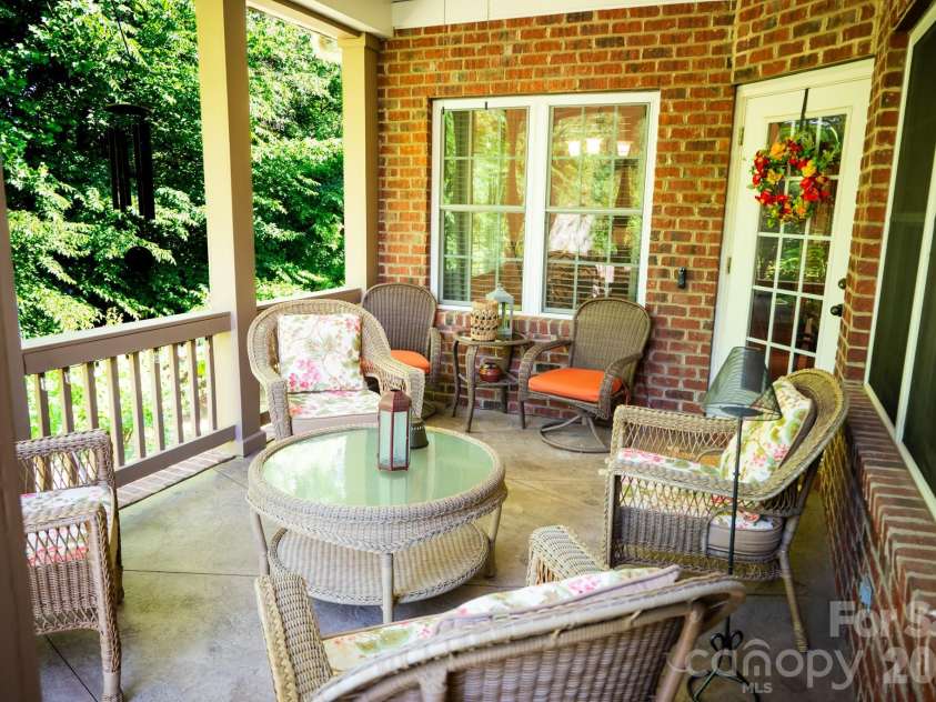 4015 Foxes Trail, Cramerton, NC 28032.  MLS# CAR4385997, YatesRealty ID 26057. 