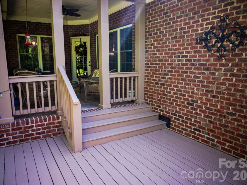 4015 Foxes Trail, Cramerton, NC 28032.  MLS# CAR4385997, YatesRealty ID 26057. 