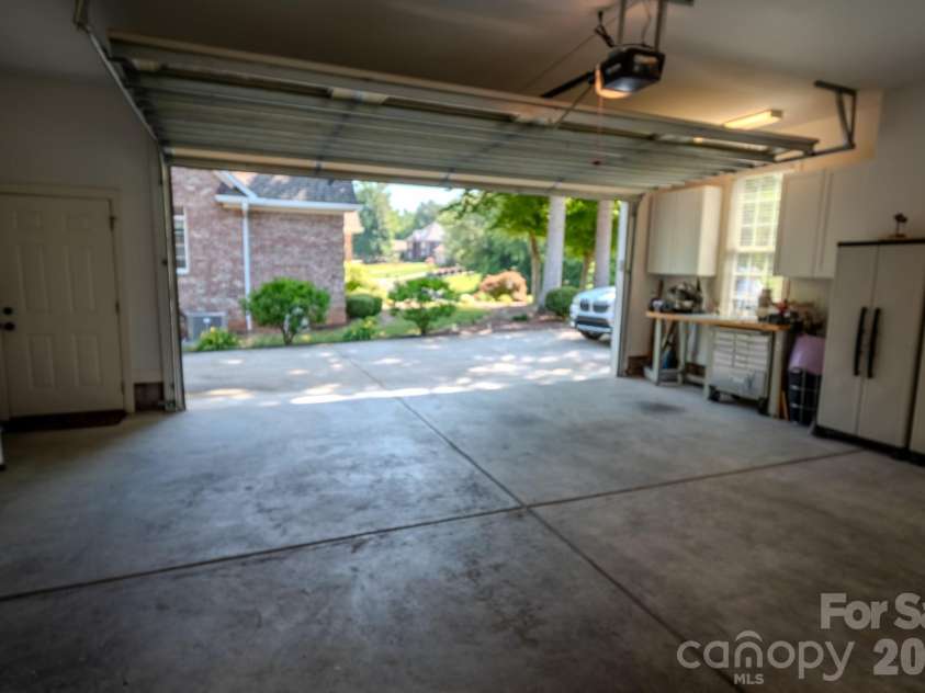 4015 Foxes Trail, Cramerton, NC 28032.  MLS# CAR4385997, YatesRealty ID 26057. 