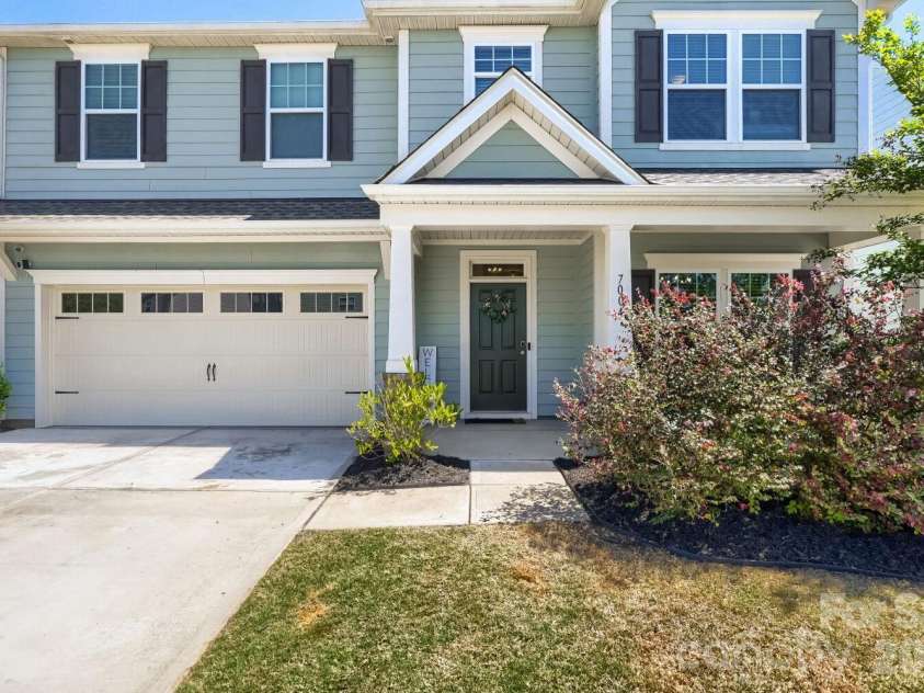 7004 Duncan Acres Drive, Belmont, NC 28012.  MLS# CAR4366520, YatesRealty ID 26058. 