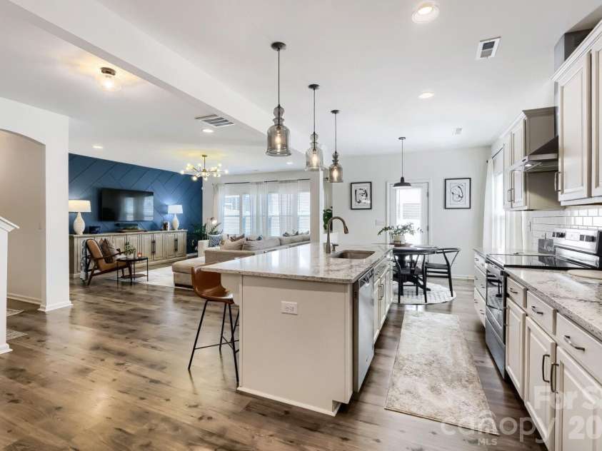 7004 Duncan Acres Drive, Belmont, NC 28012.  MLS# CAR4366520, YatesRealty ID 26058. 