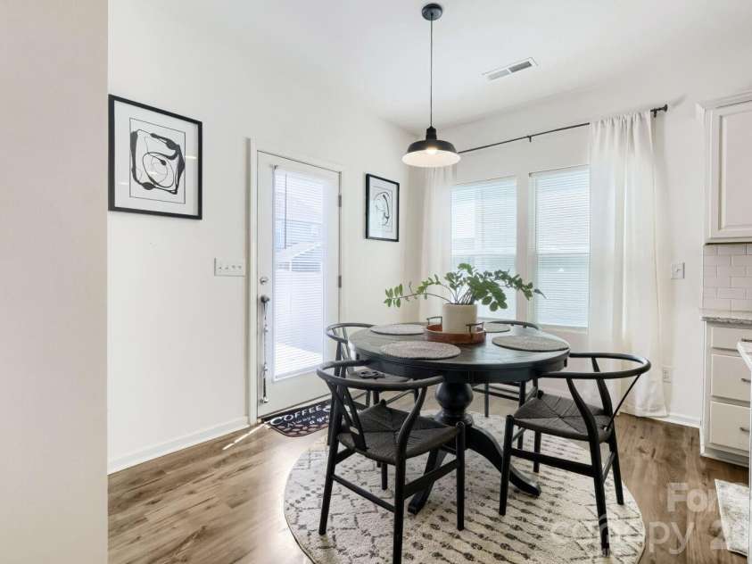 7004 Duncan Acres Drive, Belmont, NC 28012.  MLS# CAR4366520, YatesRealty ID 26058. Breakfast area