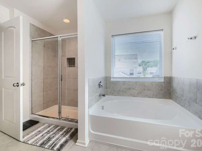 7004 Duncan Acres Drive, Belmont, NC 28012.  MLS# CAR4366520, YatesRealty ID 26058. Primary Bath