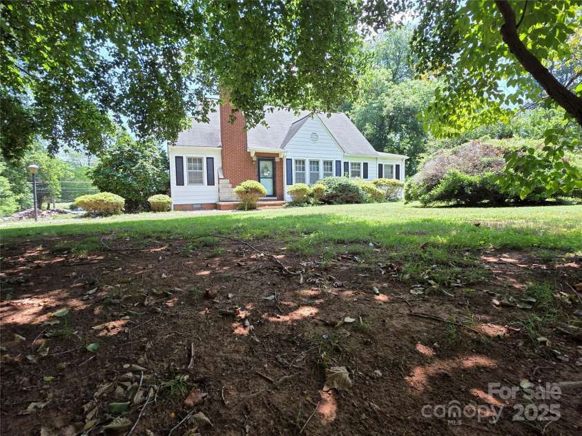 7335 US Highway 52 Highway, Salisbury, NC 28146.  MLS# CAR4278292, YatesRealty ID 26058. 