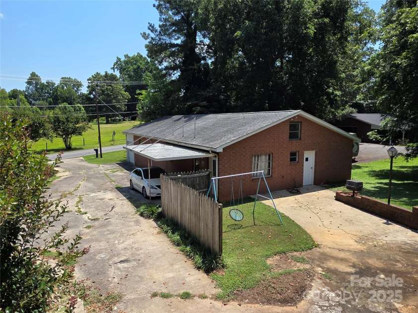 7335 US Highway 52 Highway, Salisbury, NC 28146.  MLS# CAR4278292, YatesRealty ID 26058. 