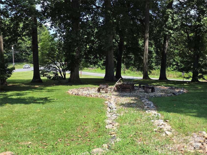 7335 US Highway 52 Highway, Salisbury, NC 28146.  MLS# CAR4278292, YatesRealty ID 26058. 