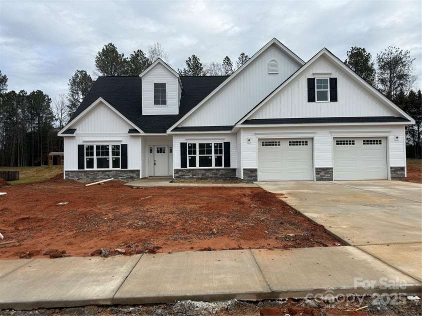 130 Falls Leaf Drive, Troutman, NC 28166.  MLS# CAR4163069, YatesRealty ID 2606. 