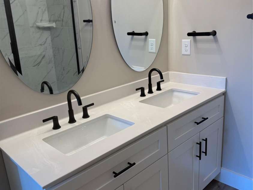 130 Falls Leaf Drive, Troutman, NC 28166.  MLS# CAR4163069, YatesRealty ID 2606. Bonus room bathroom