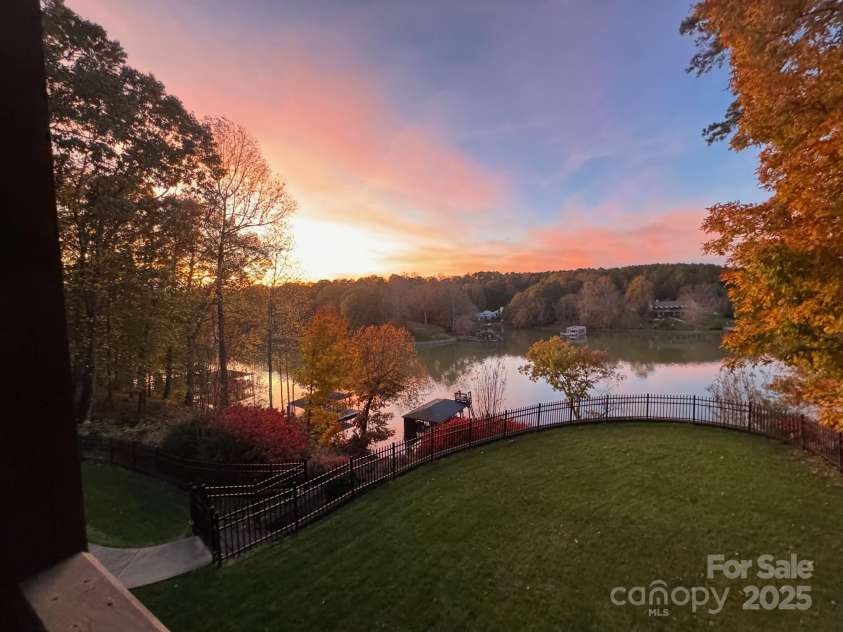 649 46th Avenue Drive, Hickory, NC 28601.  MLS# CAR4222186, YatesRealty ID 2606. 