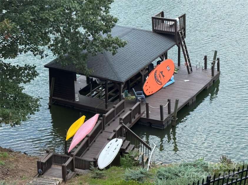 649 46th Avenue Drive, Hickory, NC 28601.  MLS# CAR4222186, YatesRealty ID 2606. 