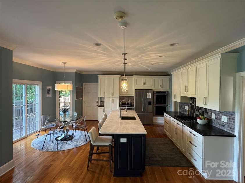 649 46th Avenue Drive, Hickory, NC 28601.  MLS# CAR4222186, YatesRealty ID 2606. 