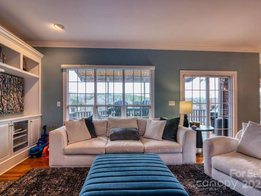 649 46th Avenue Drive, Hickory, NC 28601.  MLS# CAR4222186, YatesRealty ID 2606. 