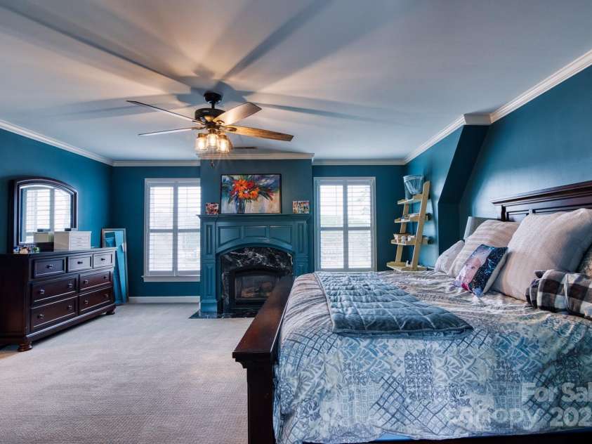 649 46th Avenue Drive, Hickory, NC 28601.  MLS# CAR4222186, YatesRealty ID 2606. 