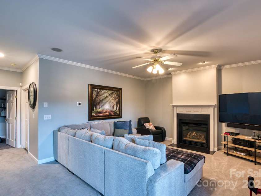 649 46th Avenue Drive, Hickory, NC 28601.  MLS# CAR4222186, YatesRealty ID 2606. Basement den