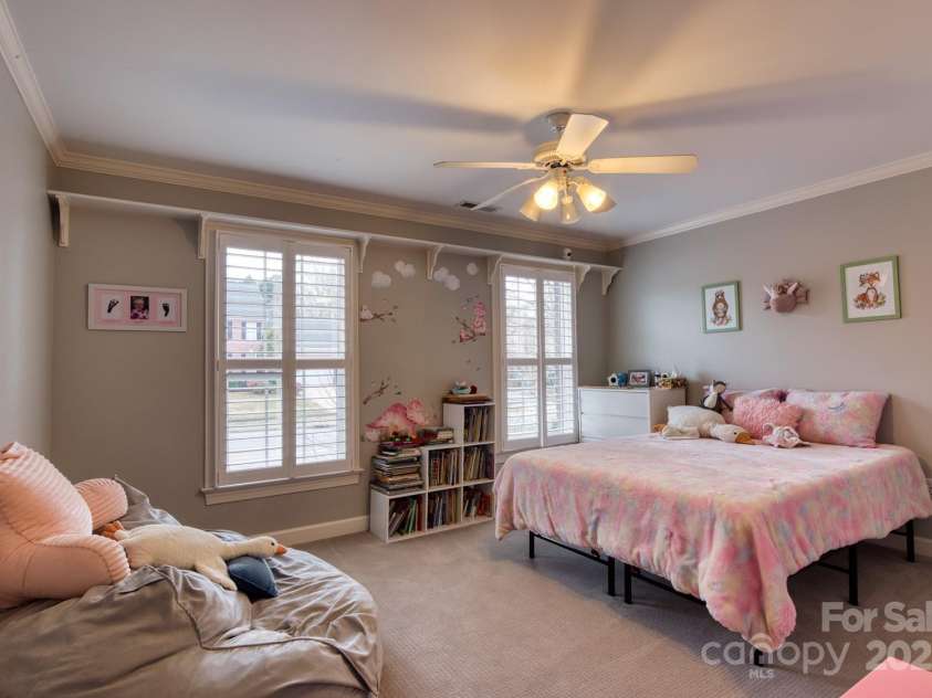 649 46th Avenue Drive, Hickory, NC 28601.  MLS# CAR4222186, YatesRealty ID 2606. Bedroom