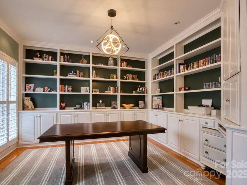 649 46th Avenue Drive, Hickory, NC 28601.  MLS# CAR4222186, YatesRealty ID 2606. Office