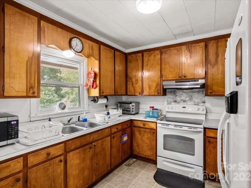 414 Church Street, Biscoe, NC 27209.  MLS# CAR4281015, YatesRealty ID 26060. 