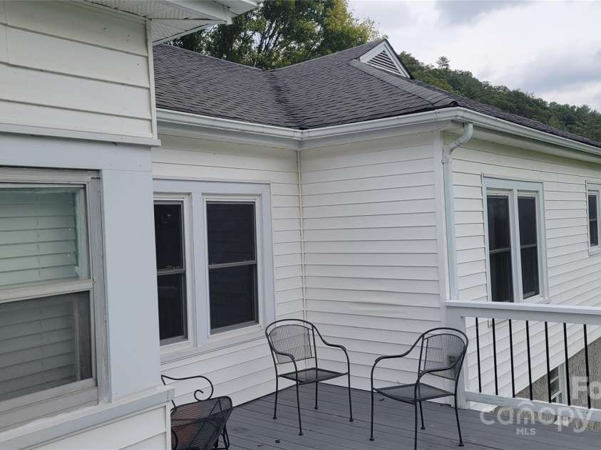 18 Misty Meadows Road, Burnsville, NC 28714.  MLS# CAR4306050, YatesRealty ID 26061. 