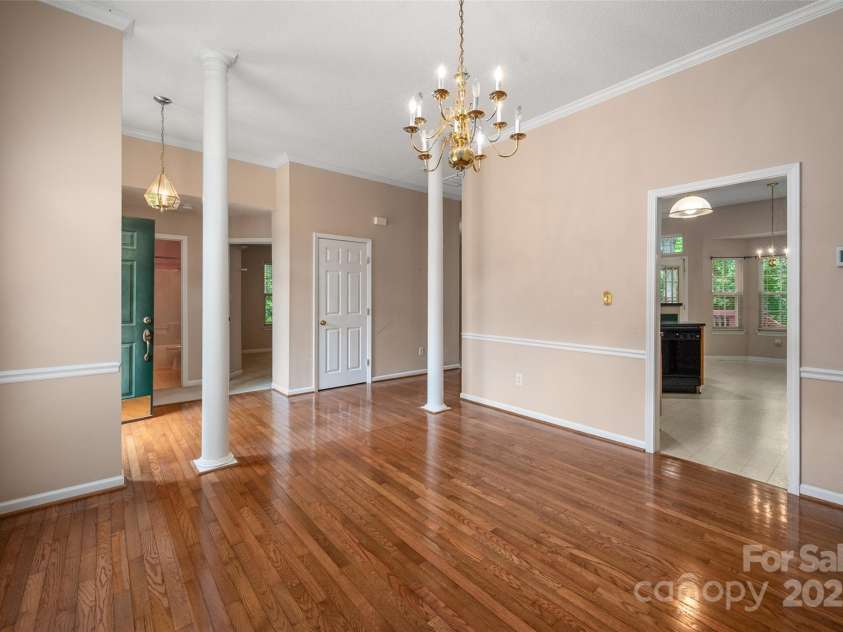 8002 Kingston Drive, Waxhaw, NC 28173.  MLS# CAR4270138, YatesRealty ID 26062. 