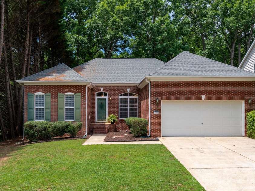 8002 Kingston Drive, Waxhaw, NC 28173.  MLS# CAR4270138, YatesRealty ID 26062. Welcome Home!