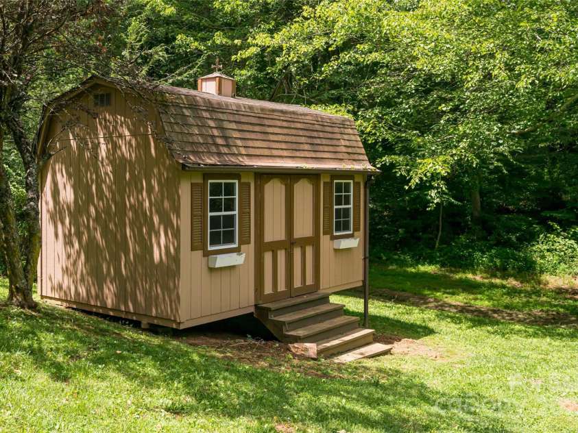 25 Elkins Branch Road, Weaverville, NC 28787.  MLS# CAR4278716, YatesRealty ID 26063. 