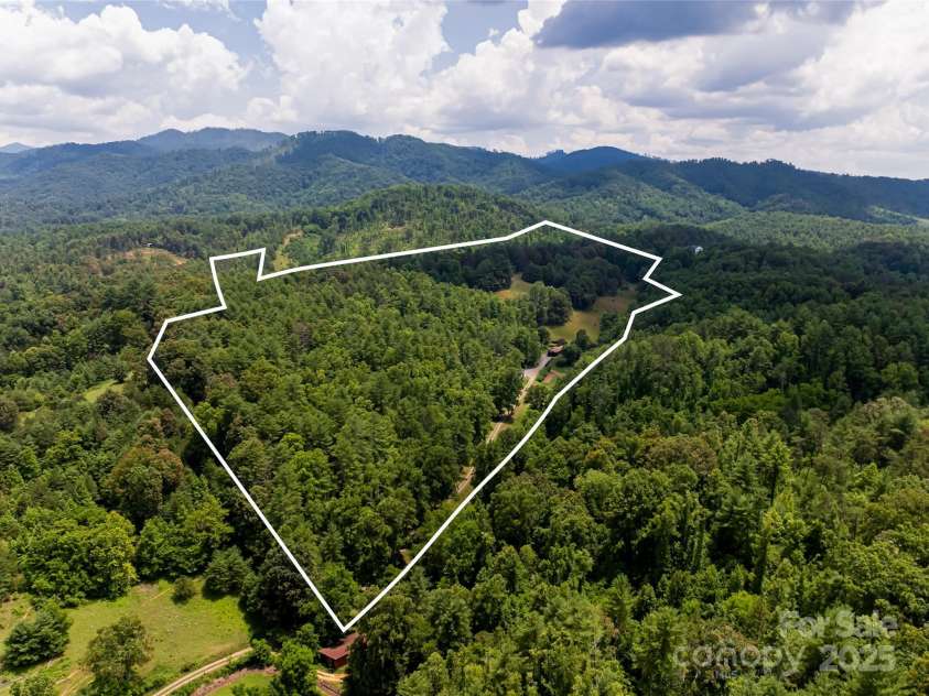 25 Elkins Branch Road, Weaverville, NC 28787.  MLS# CAR4278716, YatesRealty ID 26063. 