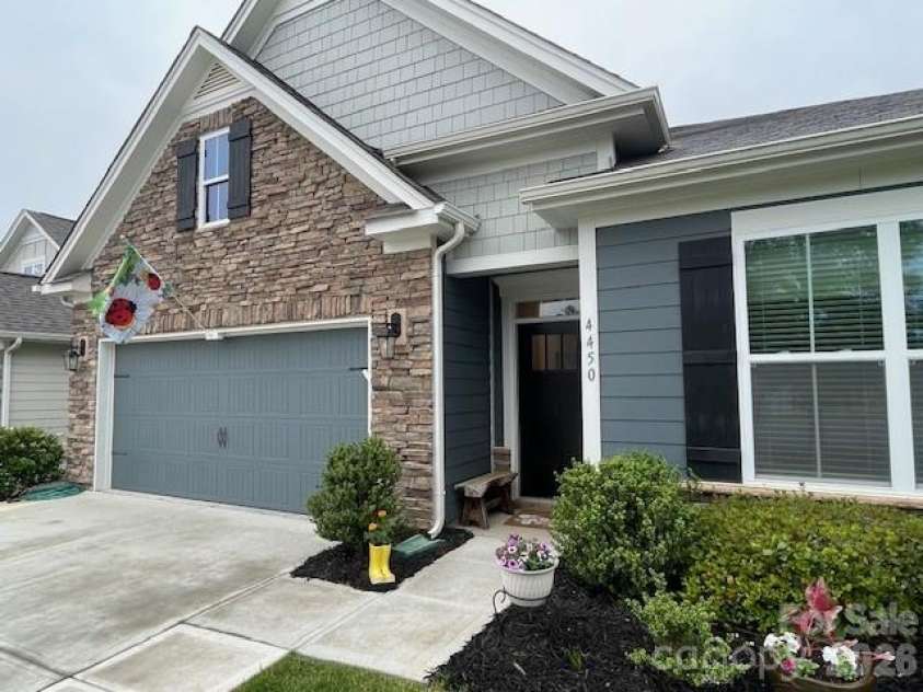 4450 Streamside Road, Denver, NC 28037.  MLS# CAR4374294, YatesRealty ID 26063. 
