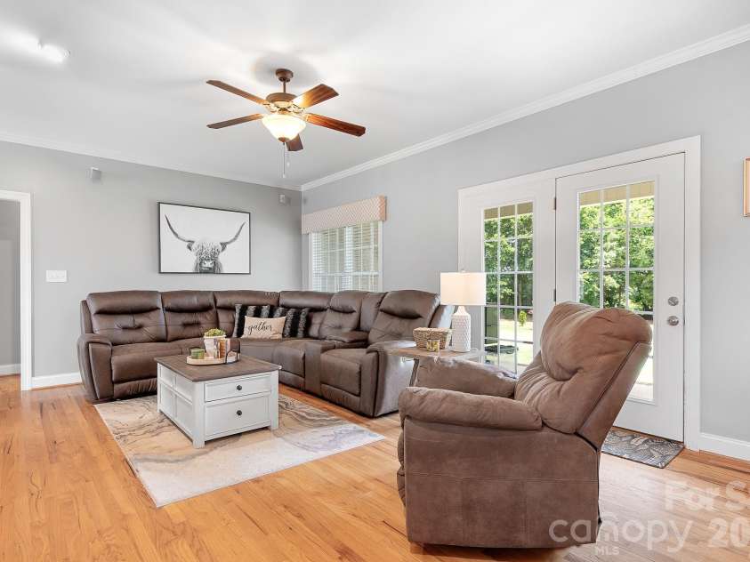4380 Woodsbury Lane, Lincolnton, NC 28092.  MLS# CAR4386185, YatesRealty ID 26064. 