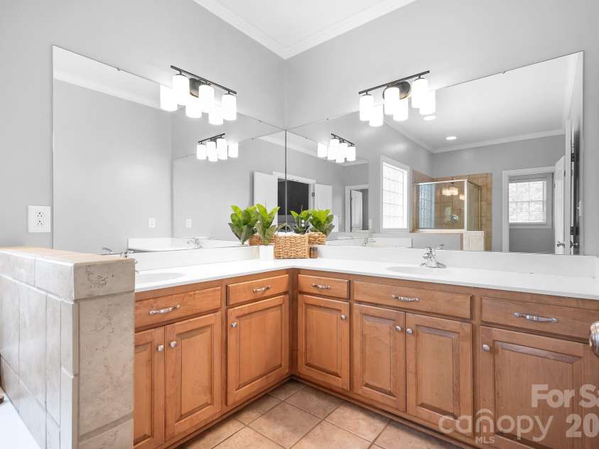 4380 Woodsbury Lane, Lincolnton, NC 28092.  MLS# CAR4386185, YatesRealty ID 26064. 